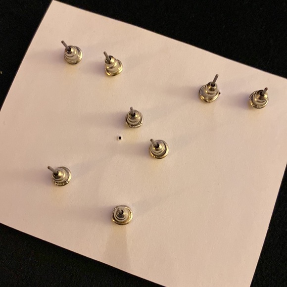 Lot of 4 metal post earrings - Picture 2 of 2